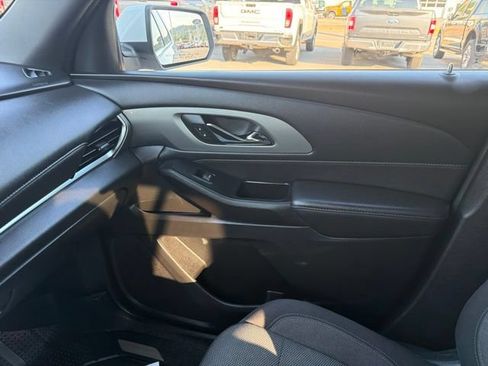 Used 2023 Chevrolet Traverse LT AWD/4WD image 16