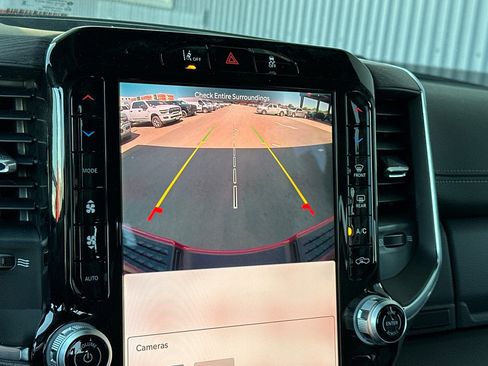 New 2026 RAM 2500 Laramie AWD/4WD image 18
