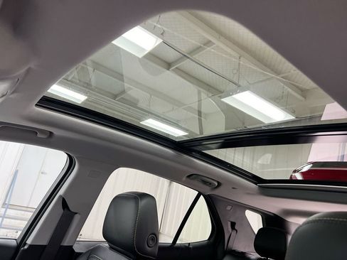 Used 2024 Chevrolet Equinox Premier image 18