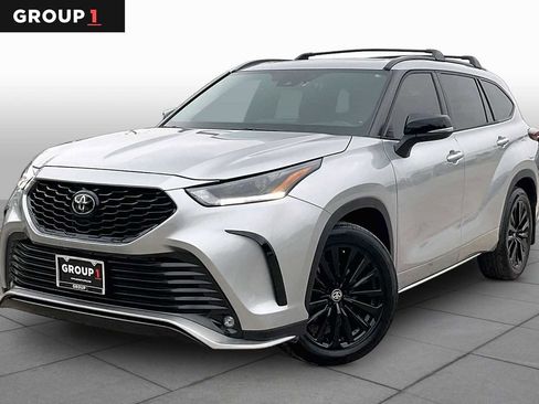 Used 2025 Toyota Highlander XSE AWD/4WD image 1