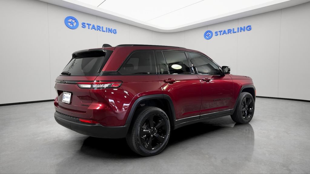 Used 2023 Jeep Grand Cherokee Limited w/ Black Appearance Package RWD image 9
