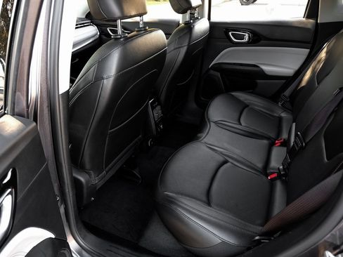 Used 2022 Jeep Compass Limited image 50