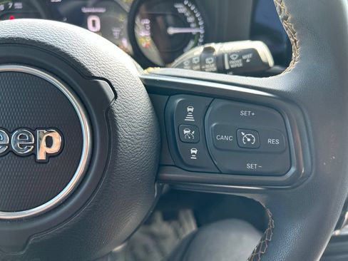 Used 2024 Jeep Wrangler Unlimited AWD/4WD image 8