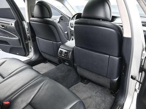 Used 2013 Lexus LS 460 L w/ Ultra Luxury Pkg RWD image 12