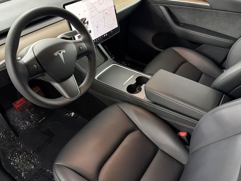 Used 2023 Tesla Model Y Performance AWD/4WD image 11