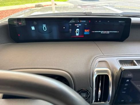 Used 2025 Ford Expedition Max Platinum AWD/4WD image 18