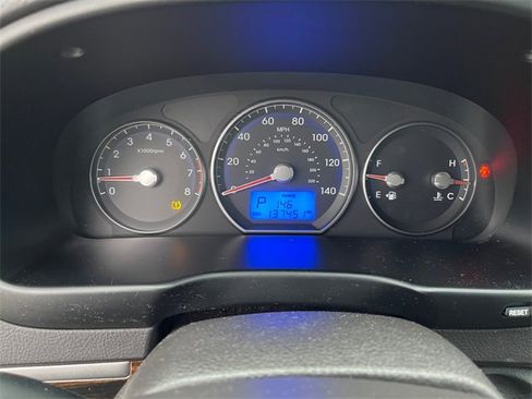 Used 2011 Hyundai Santa Fe GLS image 31