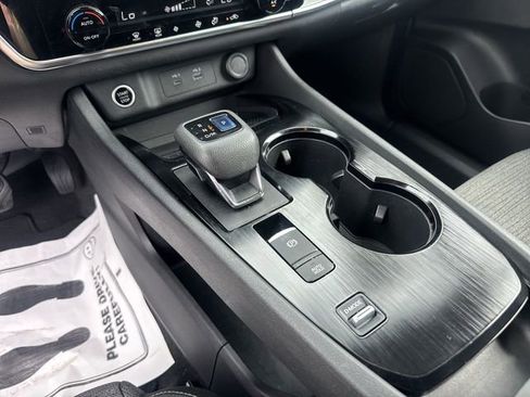 Used 2022 Nissan Rogue SV image 20