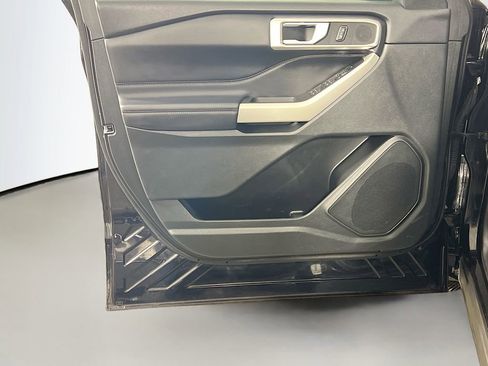 Used 2023 Ford Explorer XLT w/ Class IV Trailer Tow Package image 17