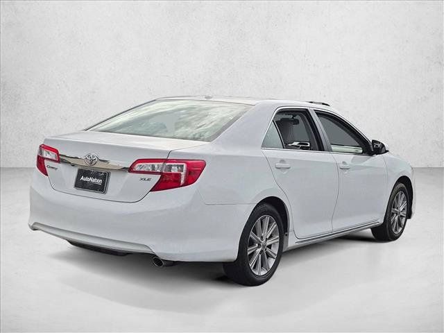 Used 2013 Toyota Camry XLE w/ Leather Pkg FWD image 5