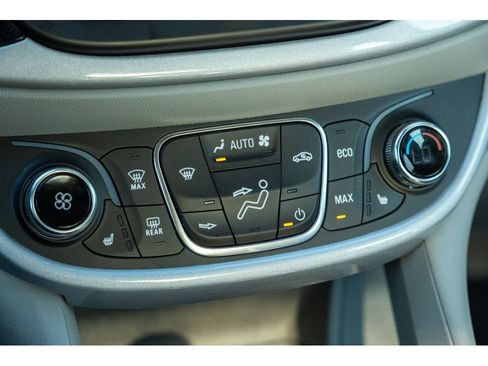 Used 2017 Chevrolet Volt LT w/ Comfort Package FWD image 27