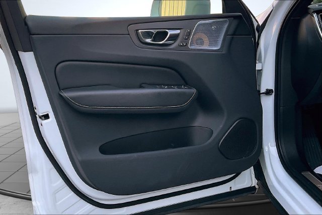 Used 2019 Volvo XC60 T8 R-Design w/ Advanced Package AWD/4WD image 25