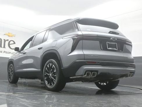 New 2026 Chevrolet Traverse LT w/ Sun and Wheel Package FWD image 5