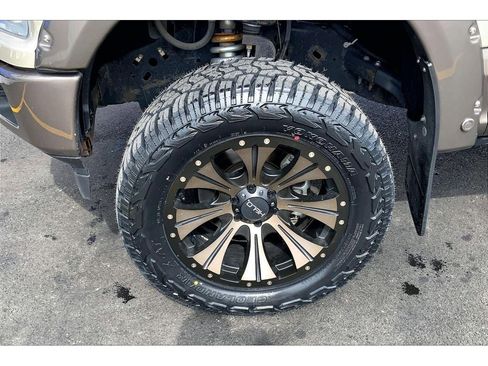 Used 2018 Ford F150 King Ranch w/ Equipment Group 601A Luxury AWD/4WD image 10