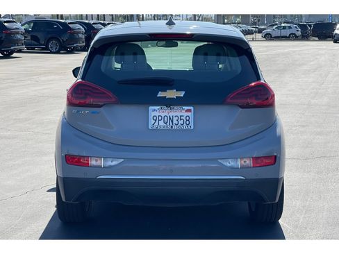 Used 2021 Chevrolet Bolt LT FWD image 4