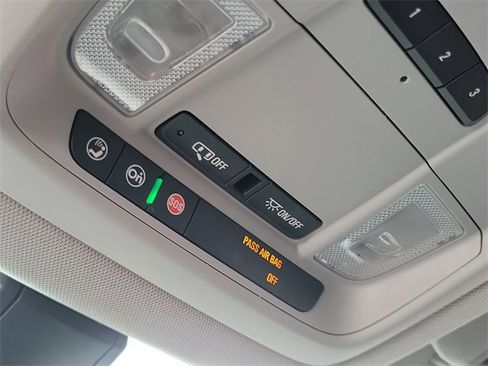 Used 2018 GMC Acadia SLT image 26