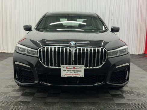 Used 2022 BMW 750i xDrive w/ Executive Package AWD/4WD image 9