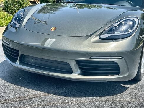 Used 2024 Porsche 718 Boxster RWD image 9
