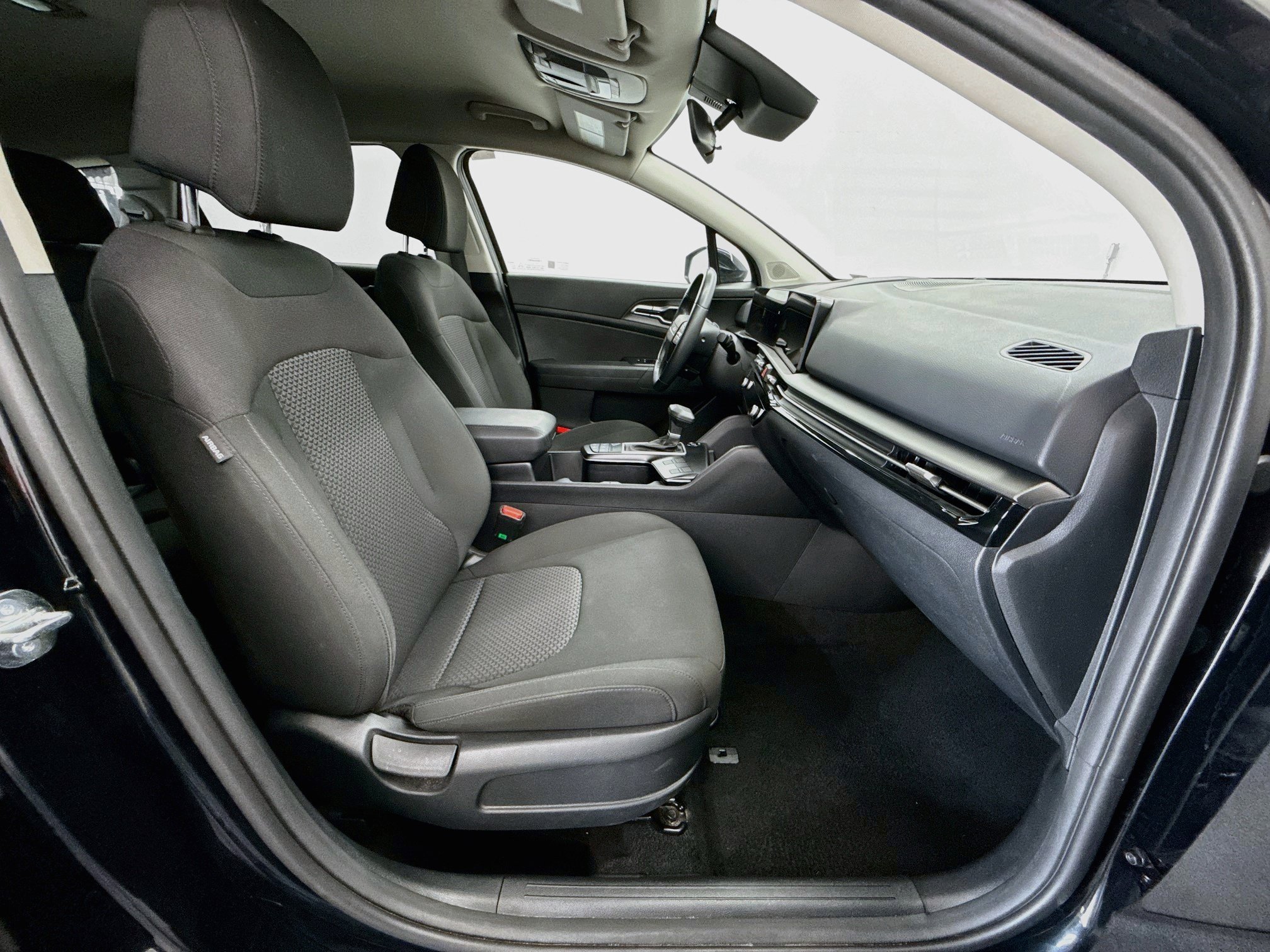 Used 2026 Kia Sportage LX FWD image 31