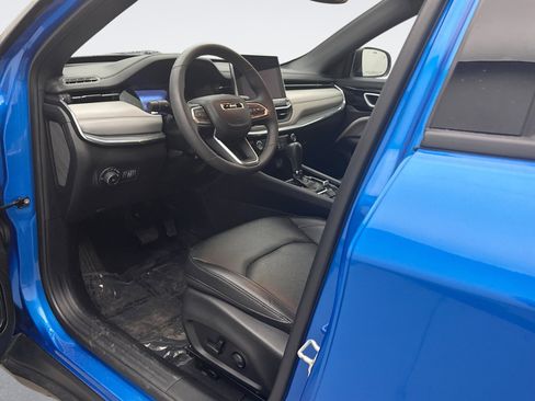 Used 2024 Jeep Compass Limited image 10