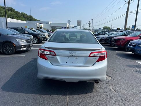 Used 2014 Toyota Camry SE FWD image 4