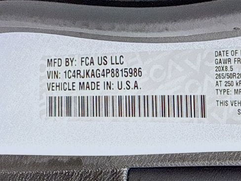 Used 2023 Jeep Grand Cherokee L Laredo image 36