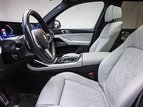 Certified 2023 BMW X7 xDrive40i w/ M Sport Package image 19