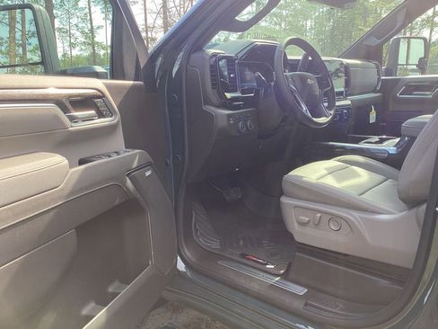 New 2026 Chevrolet Silverado 2500 LTZ w/ LTZ Premium Package AWD/4WD image 14