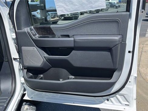 New 2025 Ford F350 Lariat w/ Black Appearance Package image 14