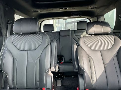 Used 2023 Hyundai Palisade Calligraphy image 21
