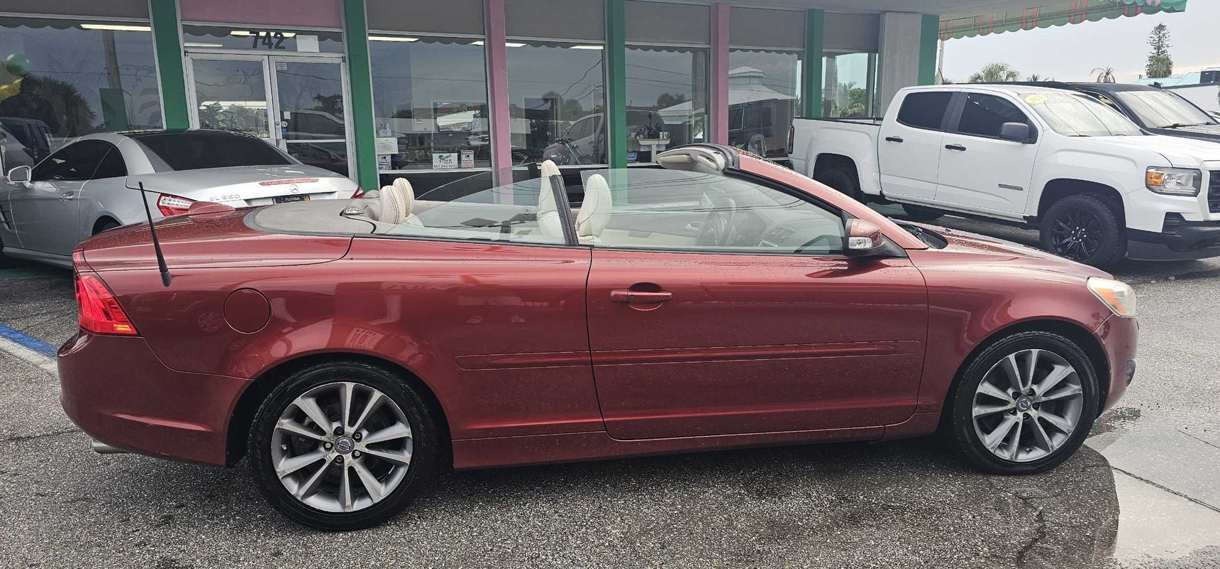 Used 2011 Volvo C70 T5 w/ Convenience Pkg FWD image 6