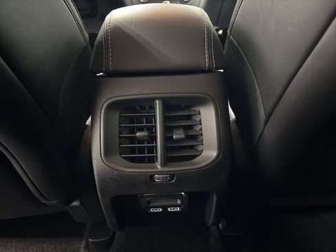 Used 2019 Jeep Cherokee Latitude Plus w/ Cold Weather Group image 29