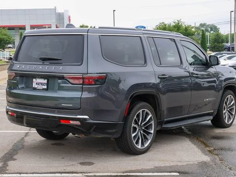 Used 2022 Jeep Wagoneer Series II w/ Premium Group I AWD/4WD image 3
