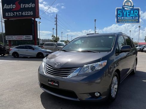 Used 2015 Toyota Sienna XLE w/ XLE Navigation Package image 1