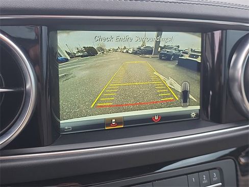 Used 2020 Mercedes-Benz SL 550 image 21