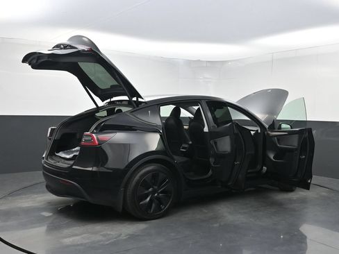 Used 2025 Tesla Model Y Long Range AWD/4WD image 35