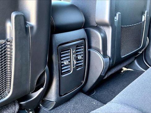 New 2024 Dodge Durango SXT w/ SXT Blacktop Group image 16