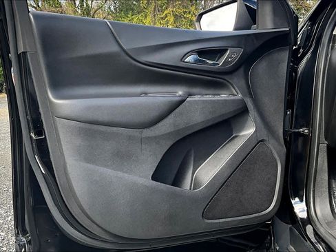 Used 2020 Chevrolet Equinox LT FWD image 22