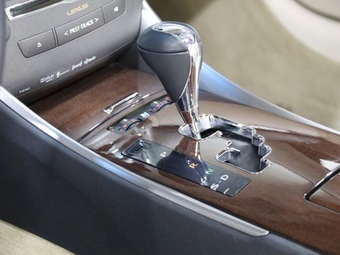 Used 2015 Lexus IS 250C image 54