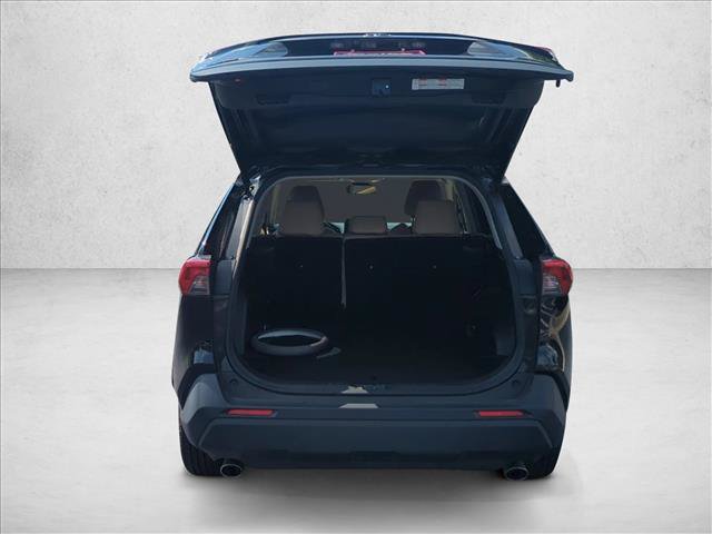 Used 2019 Toyota RAV4 XLE w/ Convenience Package FWD image 6