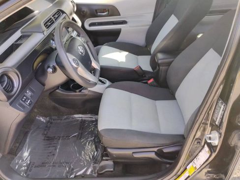 Used 2014 Toyota Prius C Three image 8