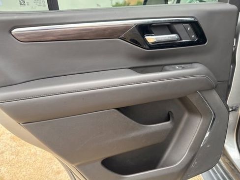 Used 2025 Chevrolet Tahoe LT AWD/4WD image 24
