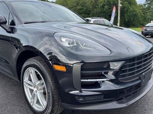 Used 2020 Porsche Macan w/ Premium Package Plus AWD/4WD image 19