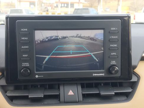 Used 2022 Toyota RAV4 LE image 31