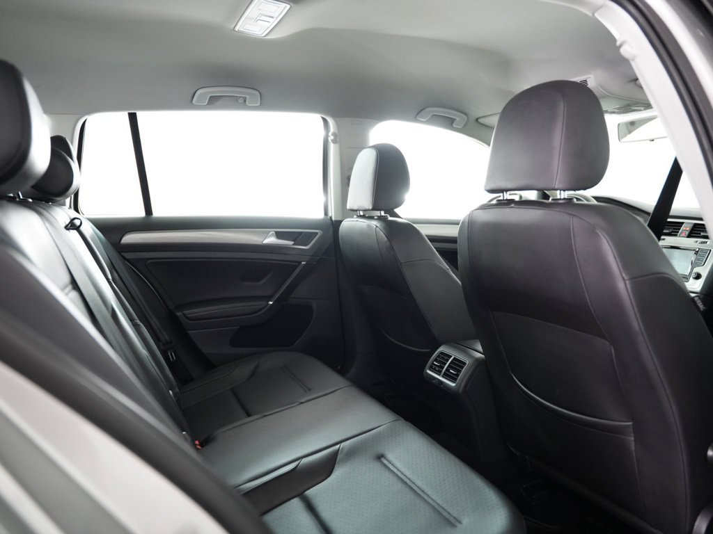 Used 2015 Volkswagen Golf TDI S FWD image 37