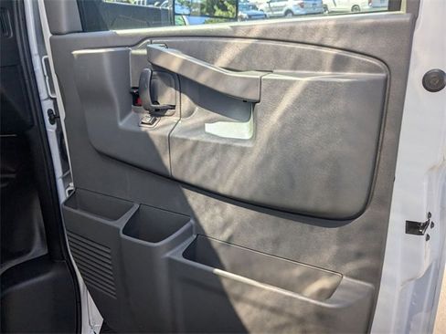 Used 2024 GMC Savana 3500 Extended w/ Power Convenience Package image 22