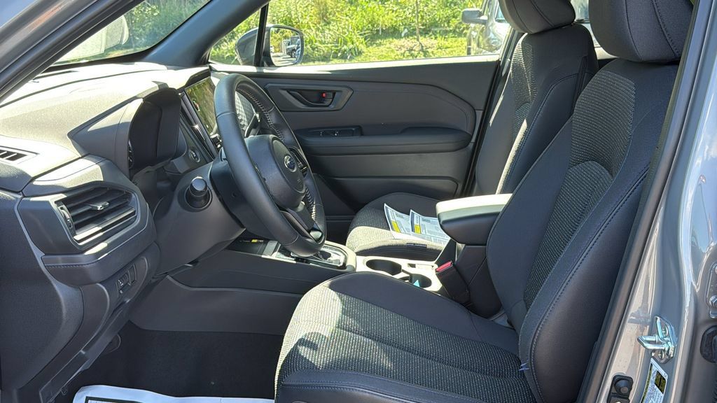 Certified 2025 Subaru Forester Premium AWD/4WD image 10