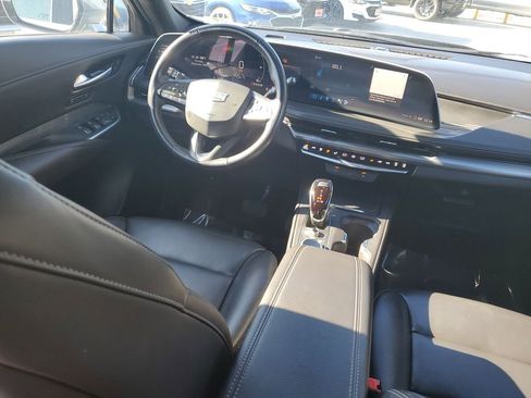 Used 2024 Cadillac XT4 Premium Luxury image 12