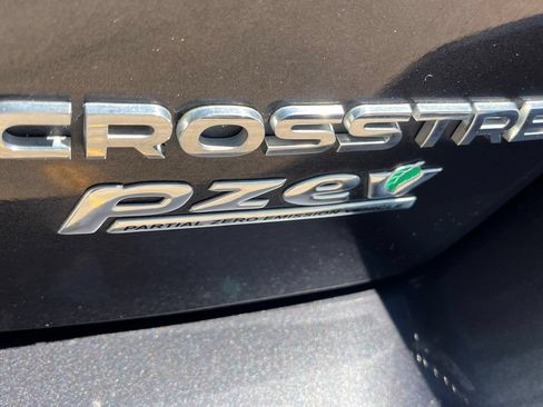 Used 2017 Subaru Crosstrek 2.0i Premium w/ Moonroof Package AWD/4WD image 24