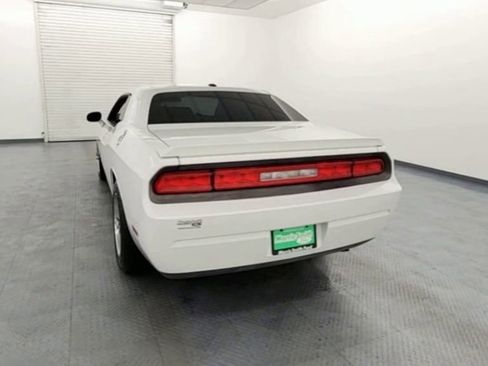 Used 2010 Dodge Challenger SE image 7